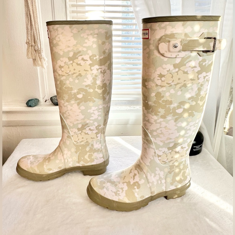 Hunter Boots Original Tall Flectarn Camouflage Rain Boot, Pale Sand Size 9 - Picture 3 of 5